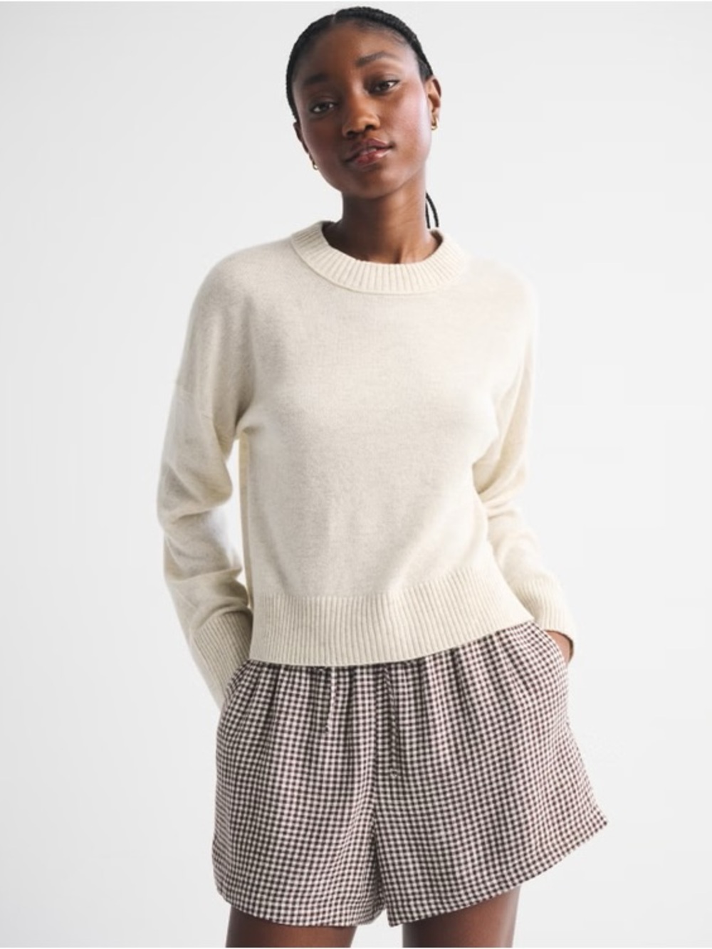 Abercrombie & Fitch Cream Crewneck Pullover Sweater